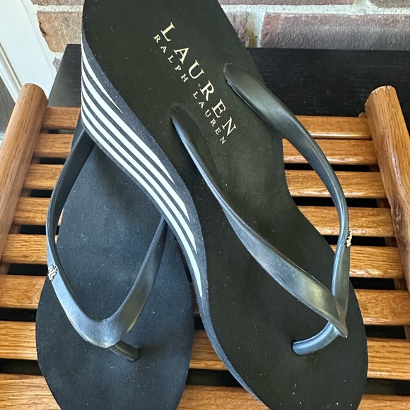 Ralph Lauren women’s wedge sandals - Picture 5 of 13